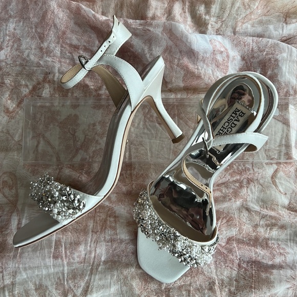 Badgley Mischka Kate Wedding Sandals Ivory - Picture 12 of 12